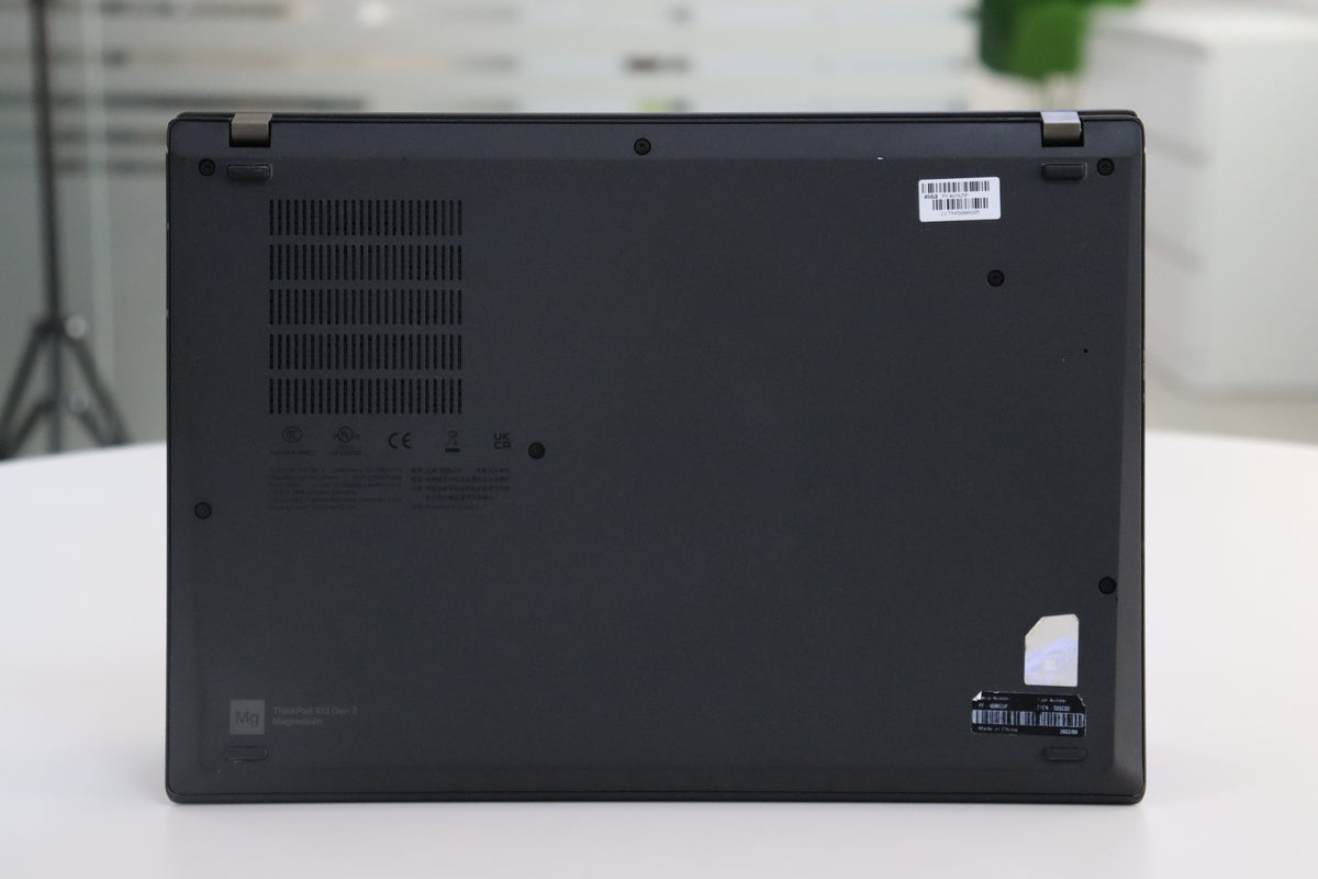 Lenovo ThinkPad X13 Gen 3 - bottom view