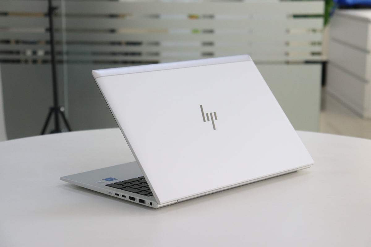 HP ELITEBOOK 850 G8 SN:00287 rear right angle
