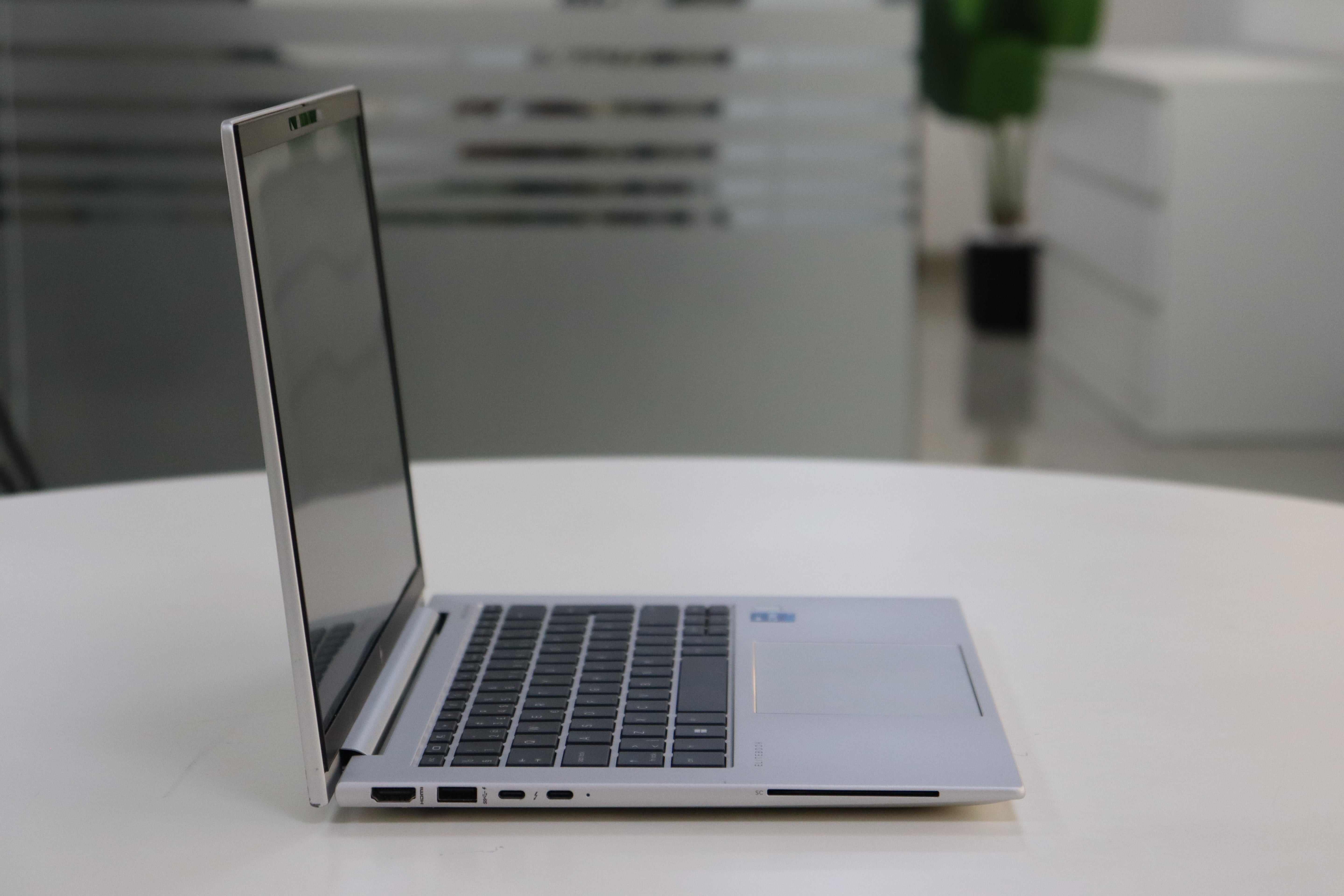 HP EliteBook 840 G10 SN:02067 product photo 4