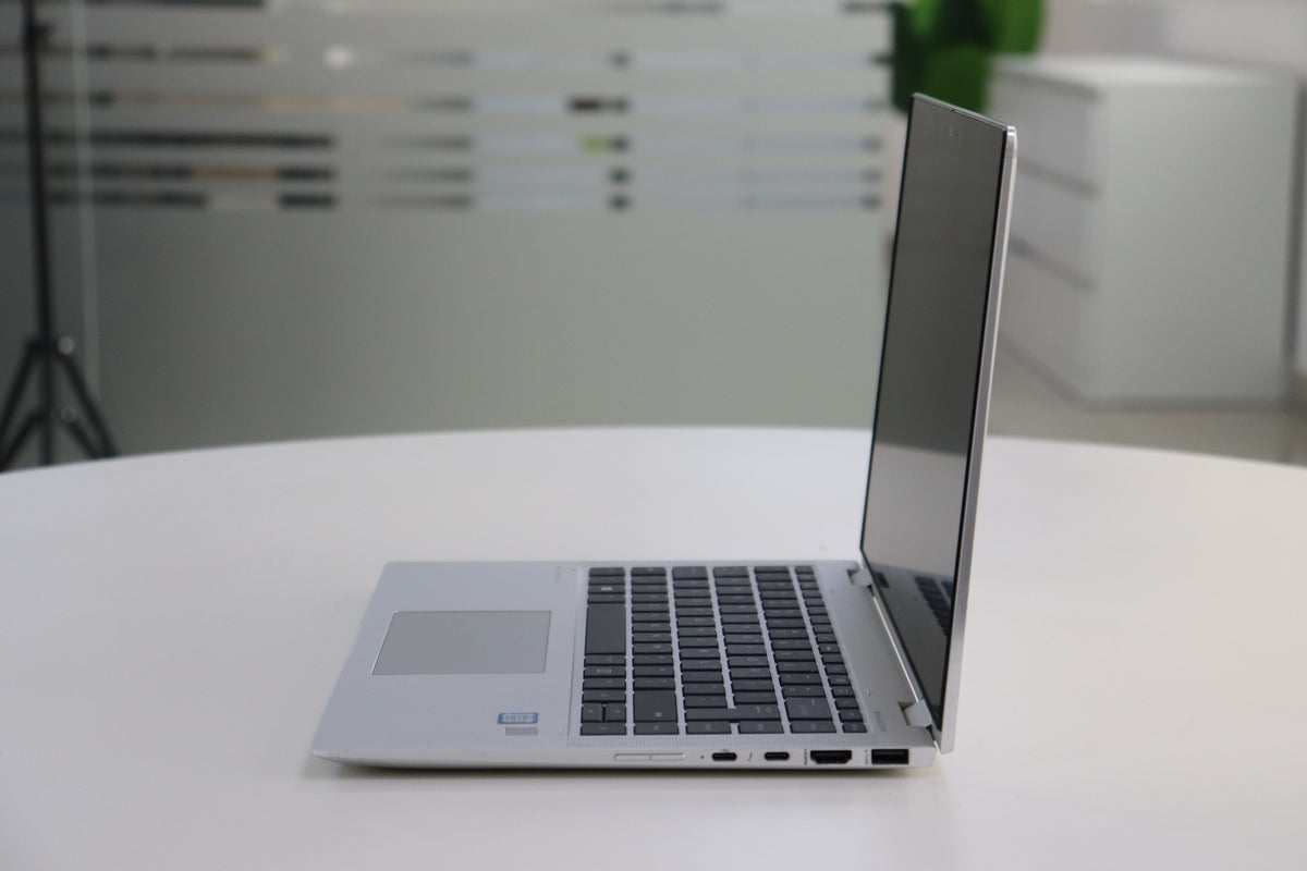 HP EliteBook x360 1040 G6 - side view