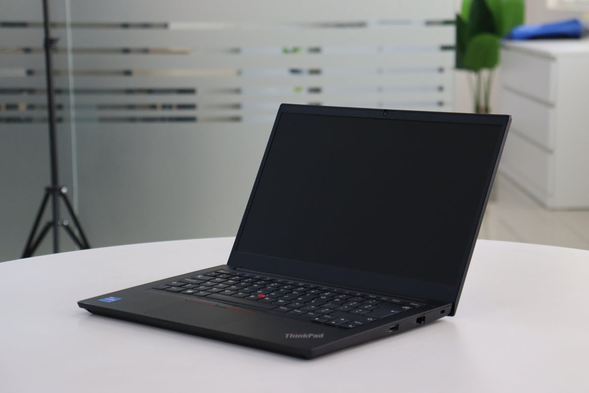 LENOVO THINKPAD E14 GEN 2 SN:00623 right front angle