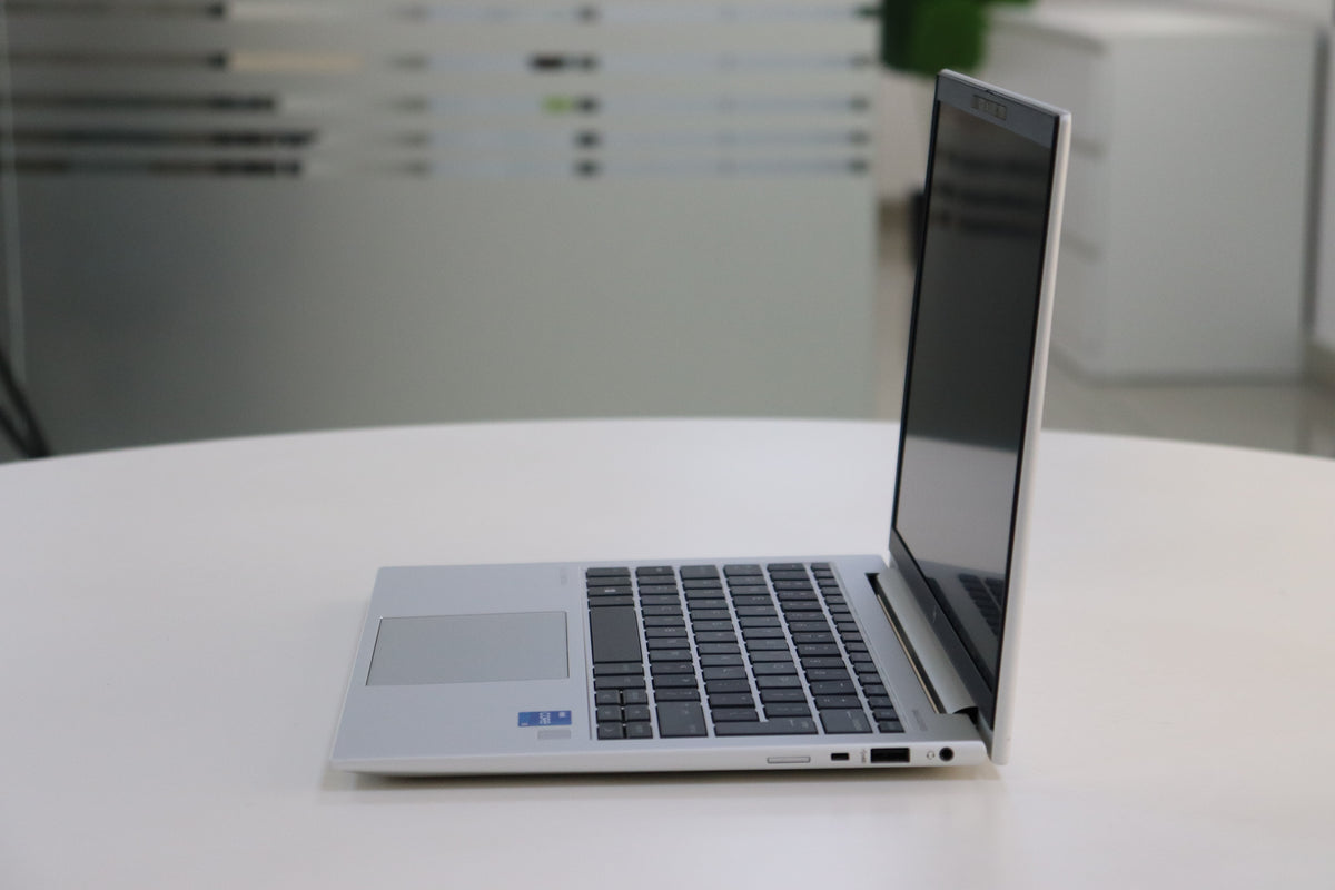 HP ELITEBOOK 830 G10: 13th Gen i5, 16 GB RAM, 256 GB SSD, SN:01172