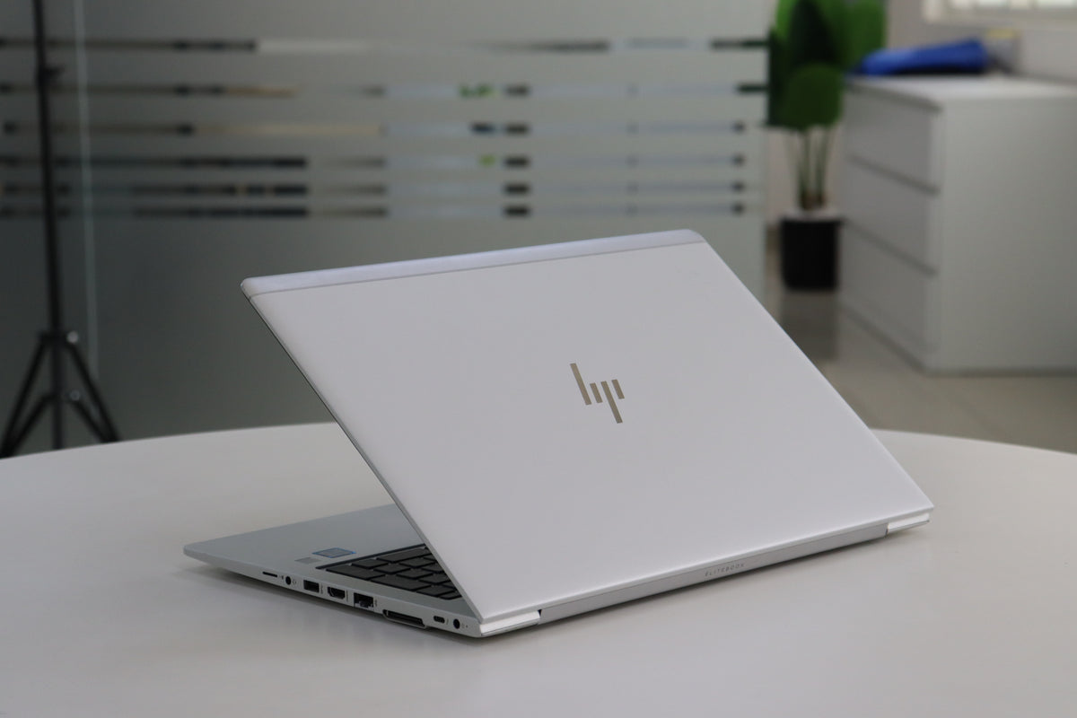 HP ELITEBOOK 850 G5 SN:01026 rear right angle