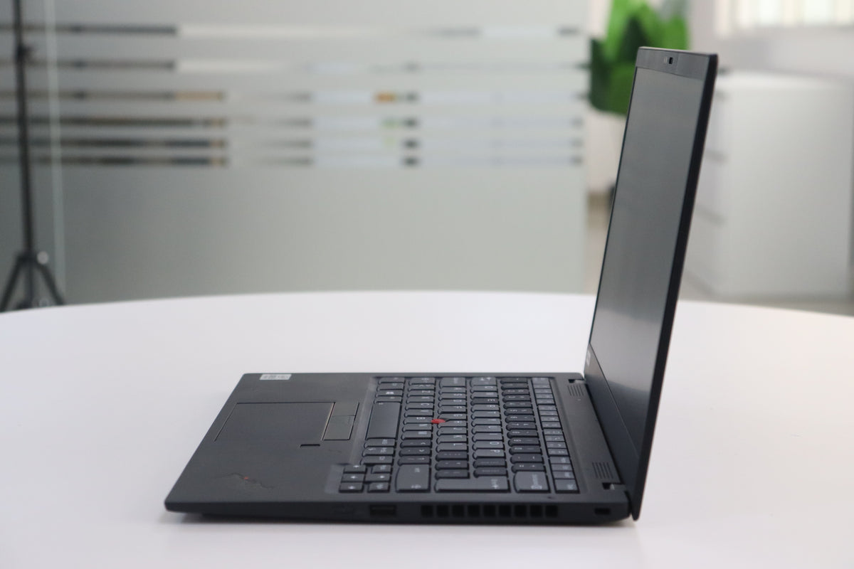 THINKPAD X1 CARBON GEN 8 219138001347 image_3