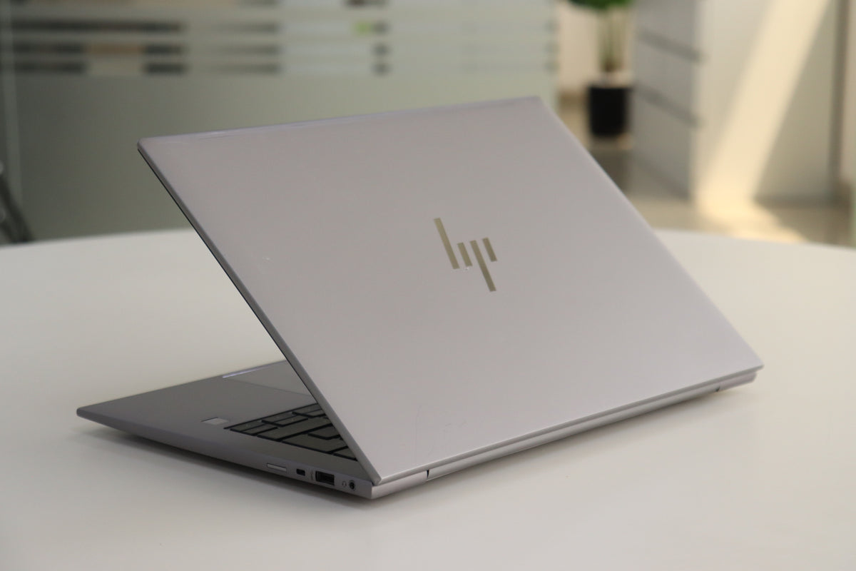 HP ZBook Firefly G10 - back view