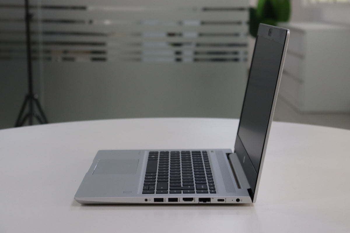 HP ProBook 445 G7 - open view