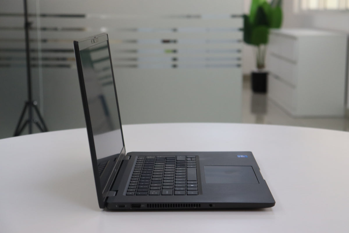 Dell Latitude 7520 - keyboard view