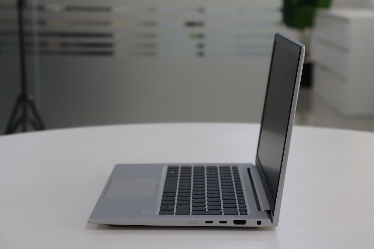 HP EliteBook 835 G7 right side view