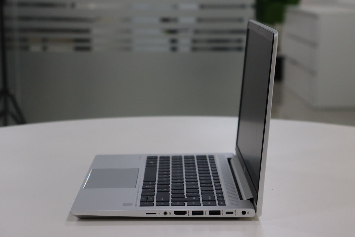 HP ProBook 445 G8 - side view