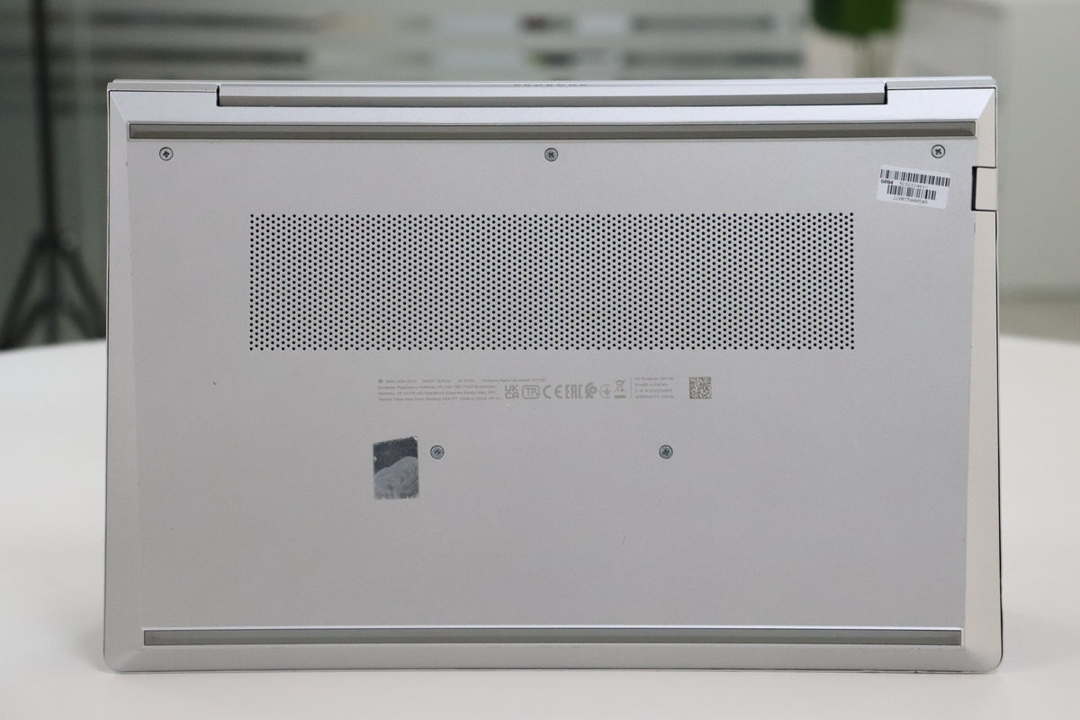HP ProBook 445 G8 - bottom view