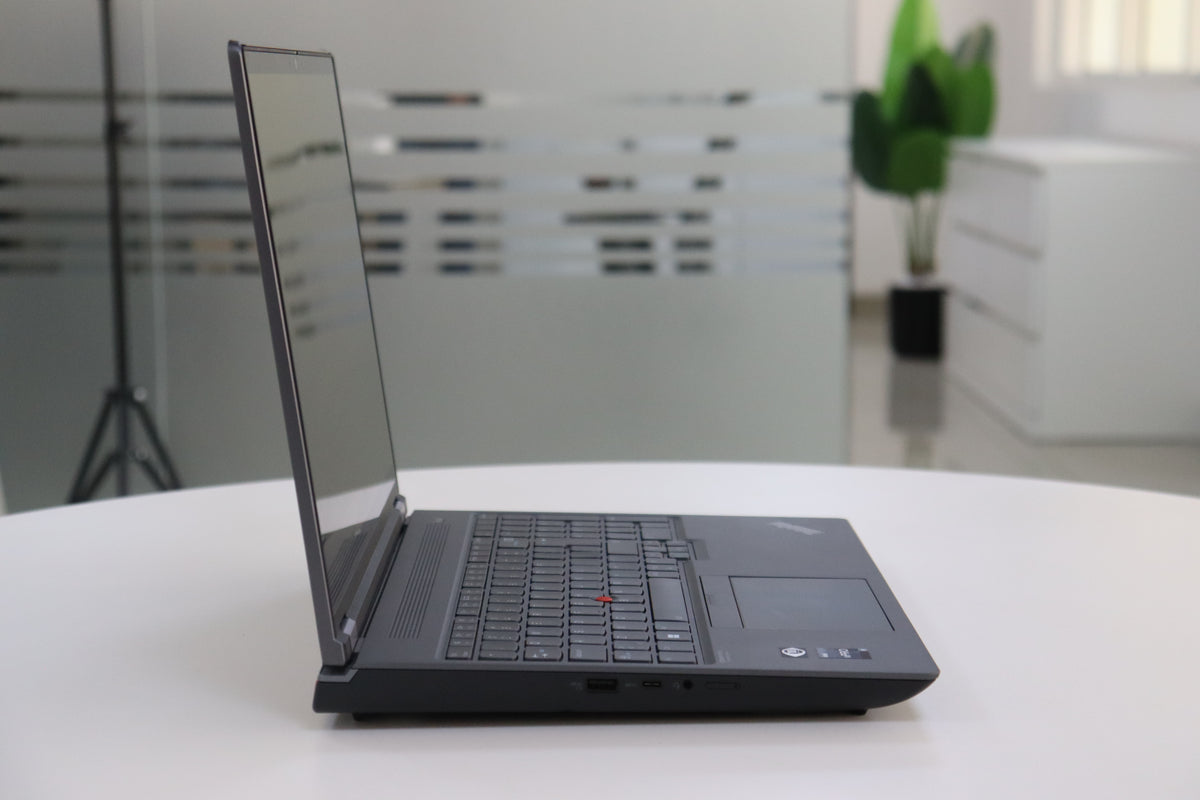 Lenovo ThinkPad P16 Gen 1 - keyboard view