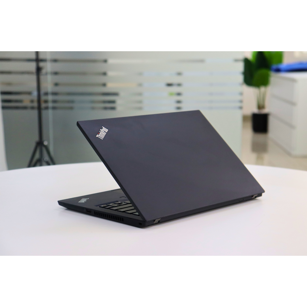 LENOVO THINKPAD T14 GEN 2: AMD RYZEN 7, 16GB RAM, 512GB SSD, SN:915604