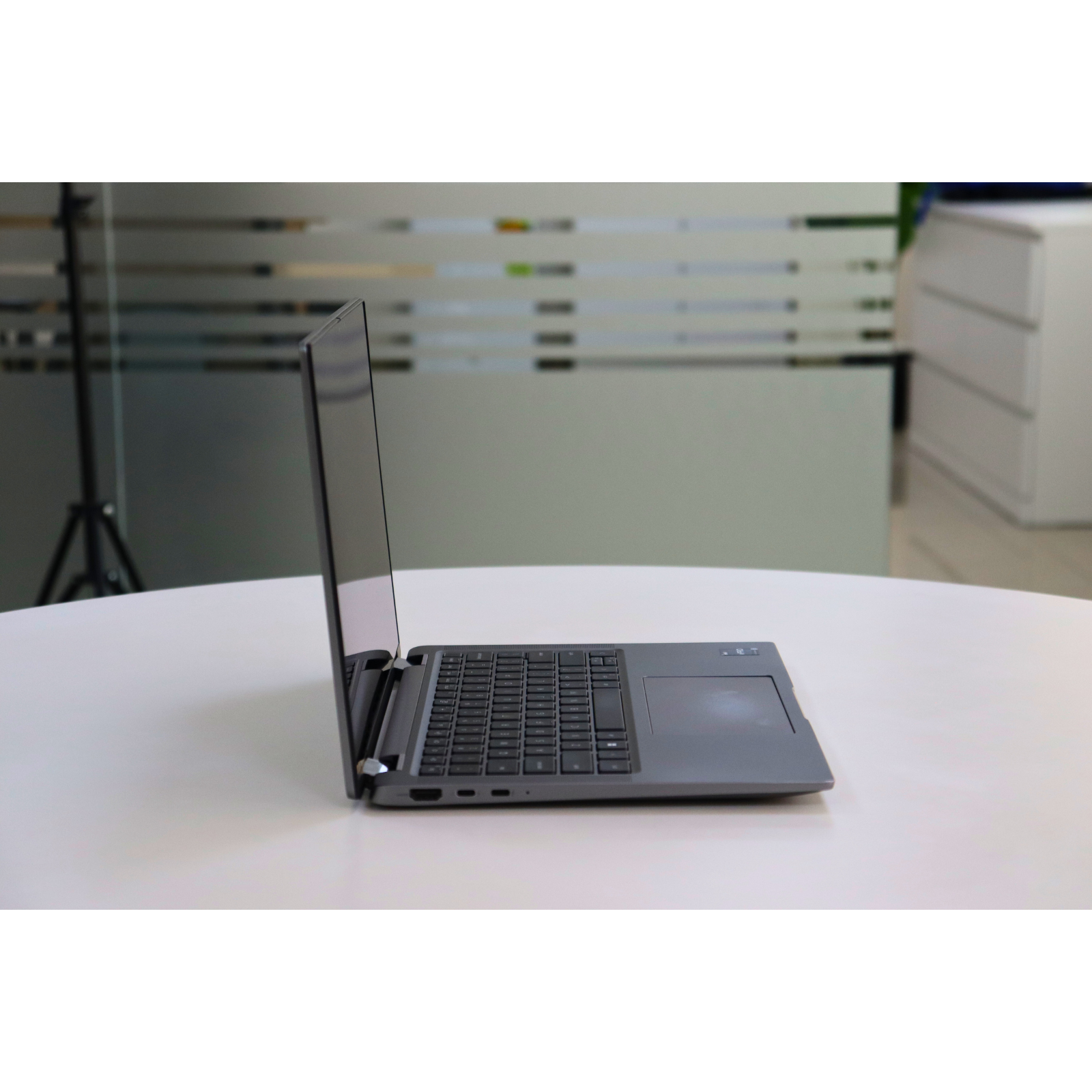 Dell Latitude 7440: Intel Core i7, 13th Gen, 32GB RAM, 256GB SSD SN:98560