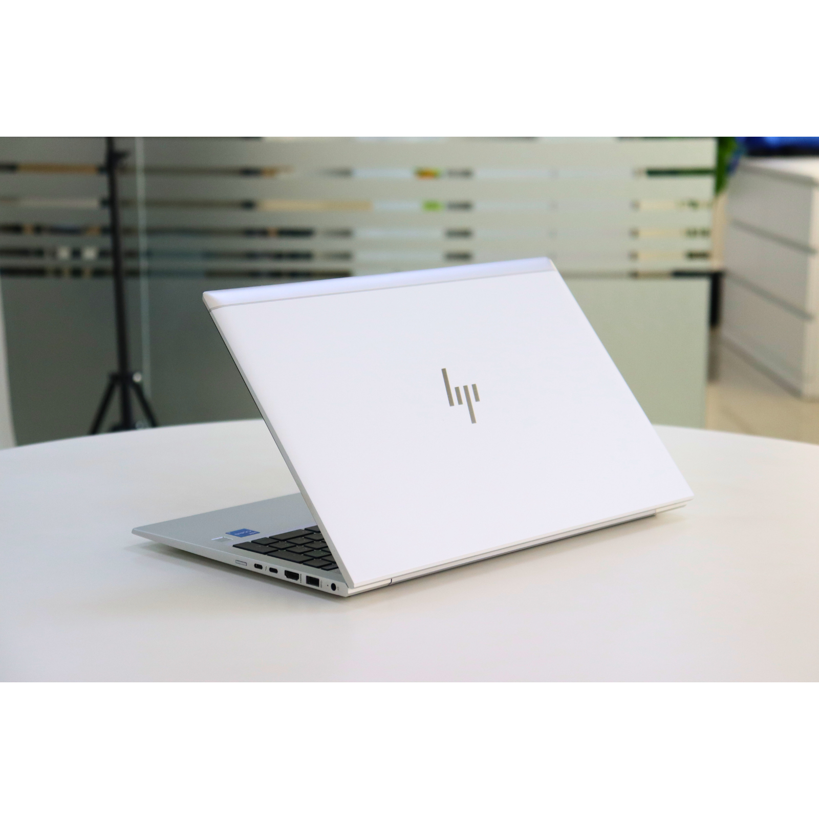 HP ELITEBOOK 850 G8: Intel Core i5, 11th Gen, 8GB RAM, 256GB SSD SN:00287
