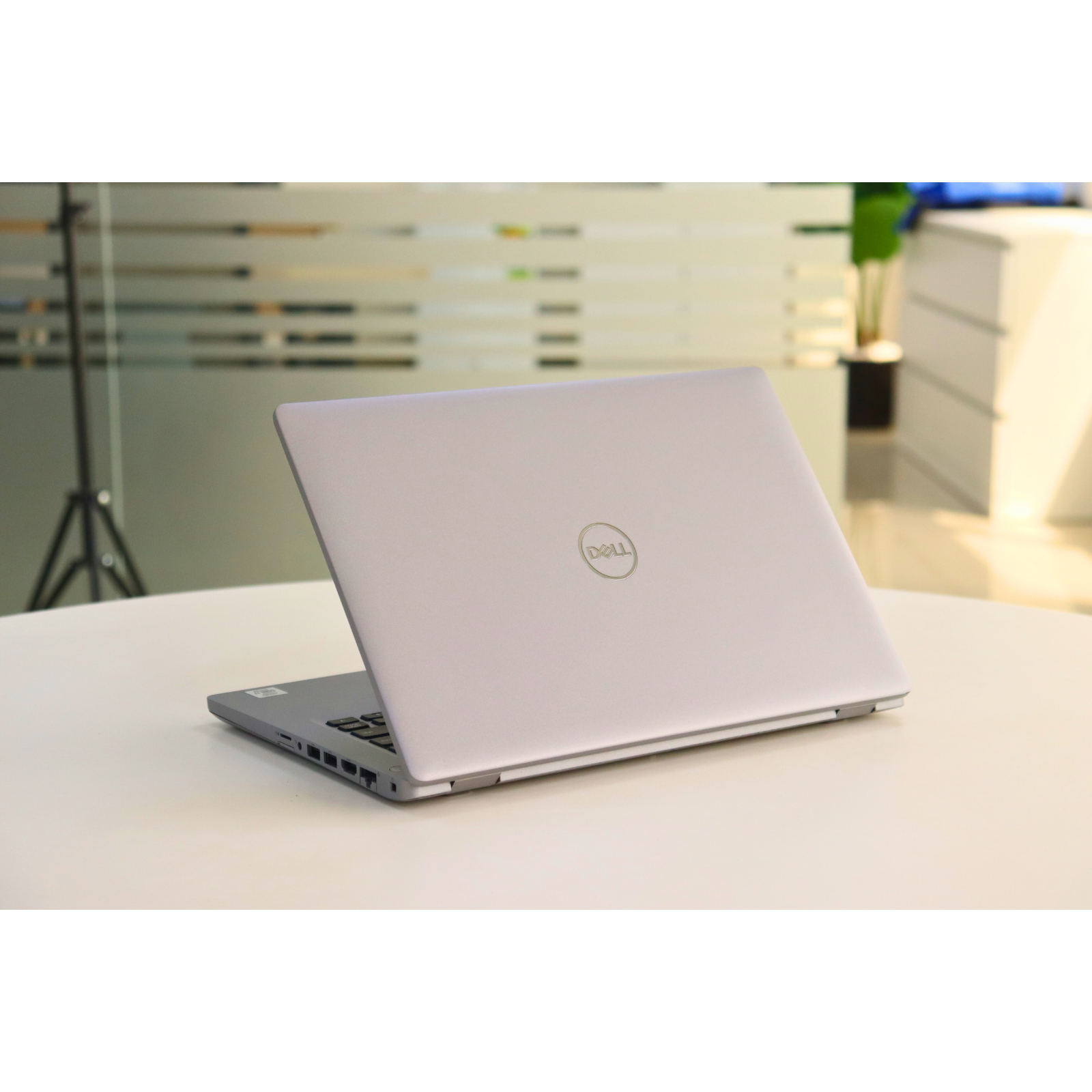 DELL INC. LATITUDE 5410: 10th Gen i7, 8GB RAM, 256GB SSD, SN:04741