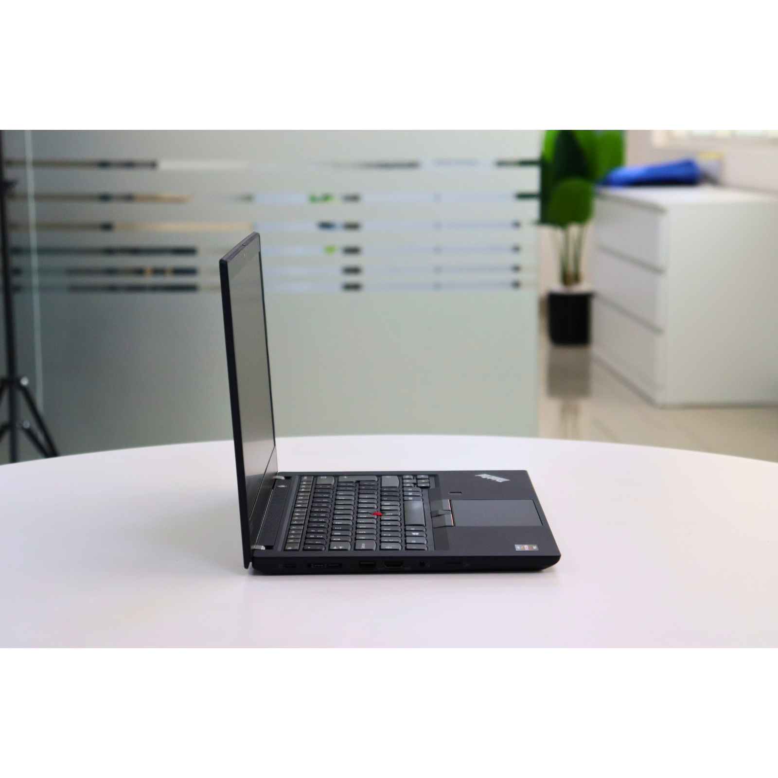LENOVO THINKPAD T495: AMD, 8GB RAM, 256GB SSD, SN:001518