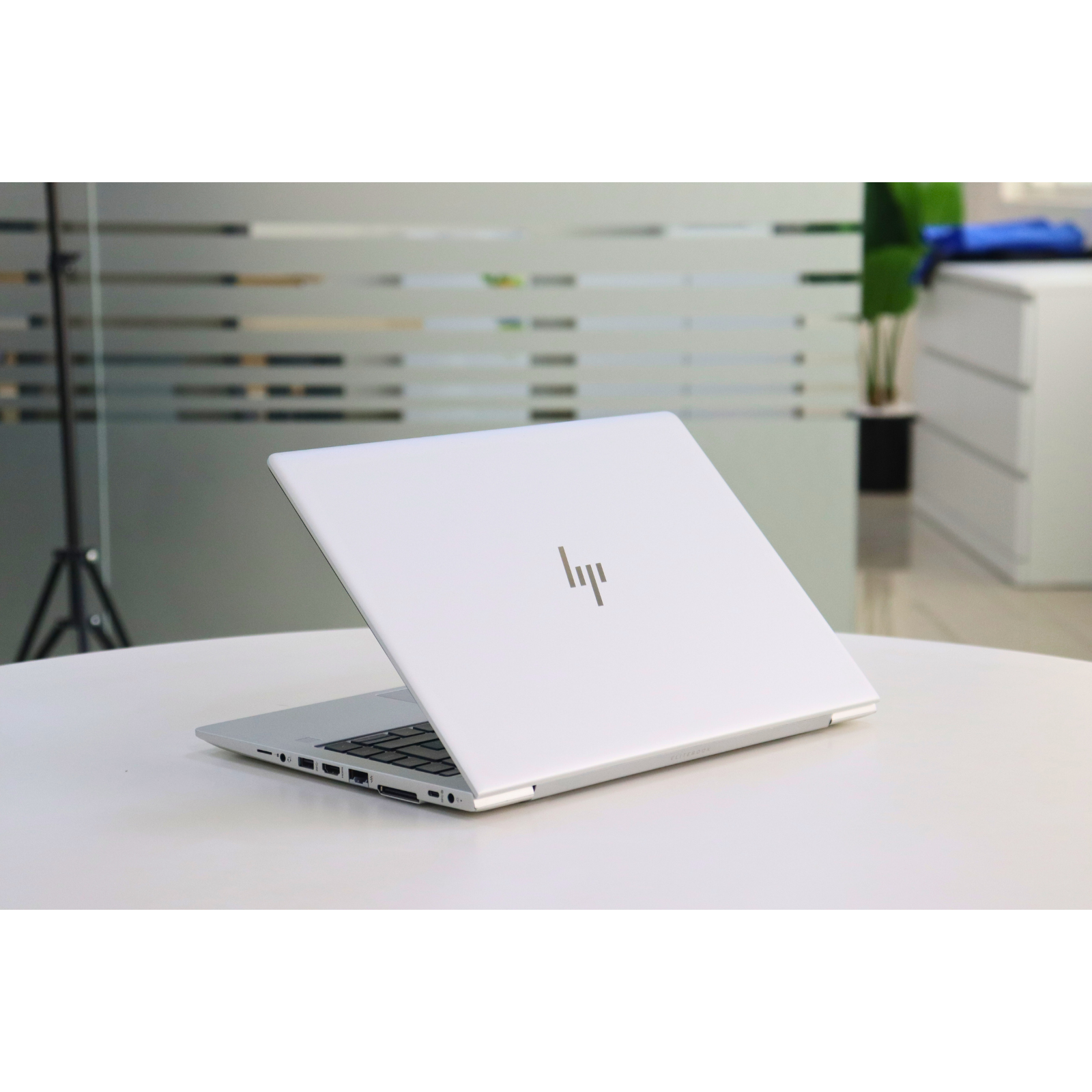 HP ELITEBOOK 745 G5: AMD, 8GB RAM, 256GB SSD, SN:01474