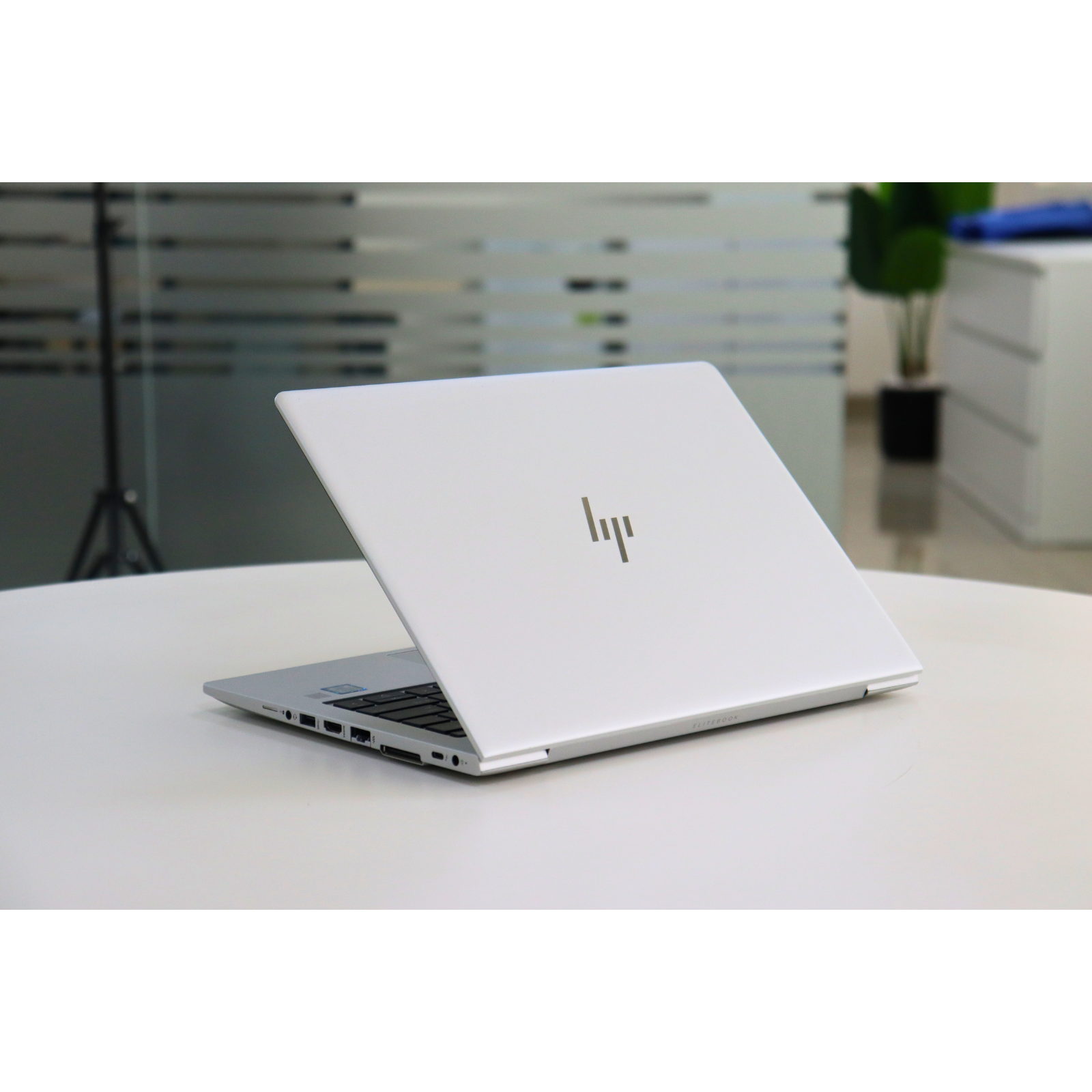 HP ELITEBOOK 830 G5: 8th Gen i7, 16GB RAM, 512GB SSD, SN:918464