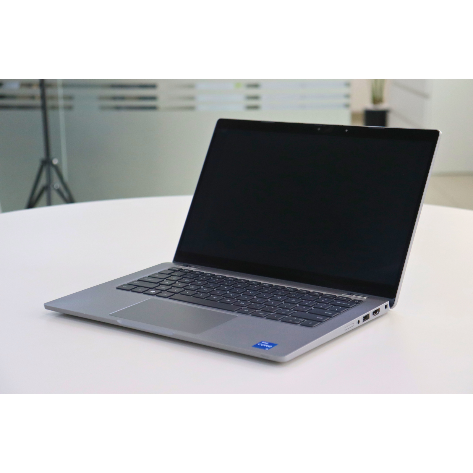 Dell LATITUDE 5330: 12th Gen i5, 16GB RAM, 256GB SSD, SN:06027