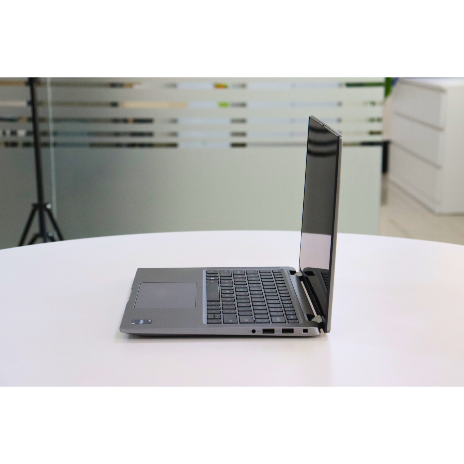 Dell Latitude 7440: Intel Core i7, 13th Gen, 32GB RAM, 256GB SSD SN:98560