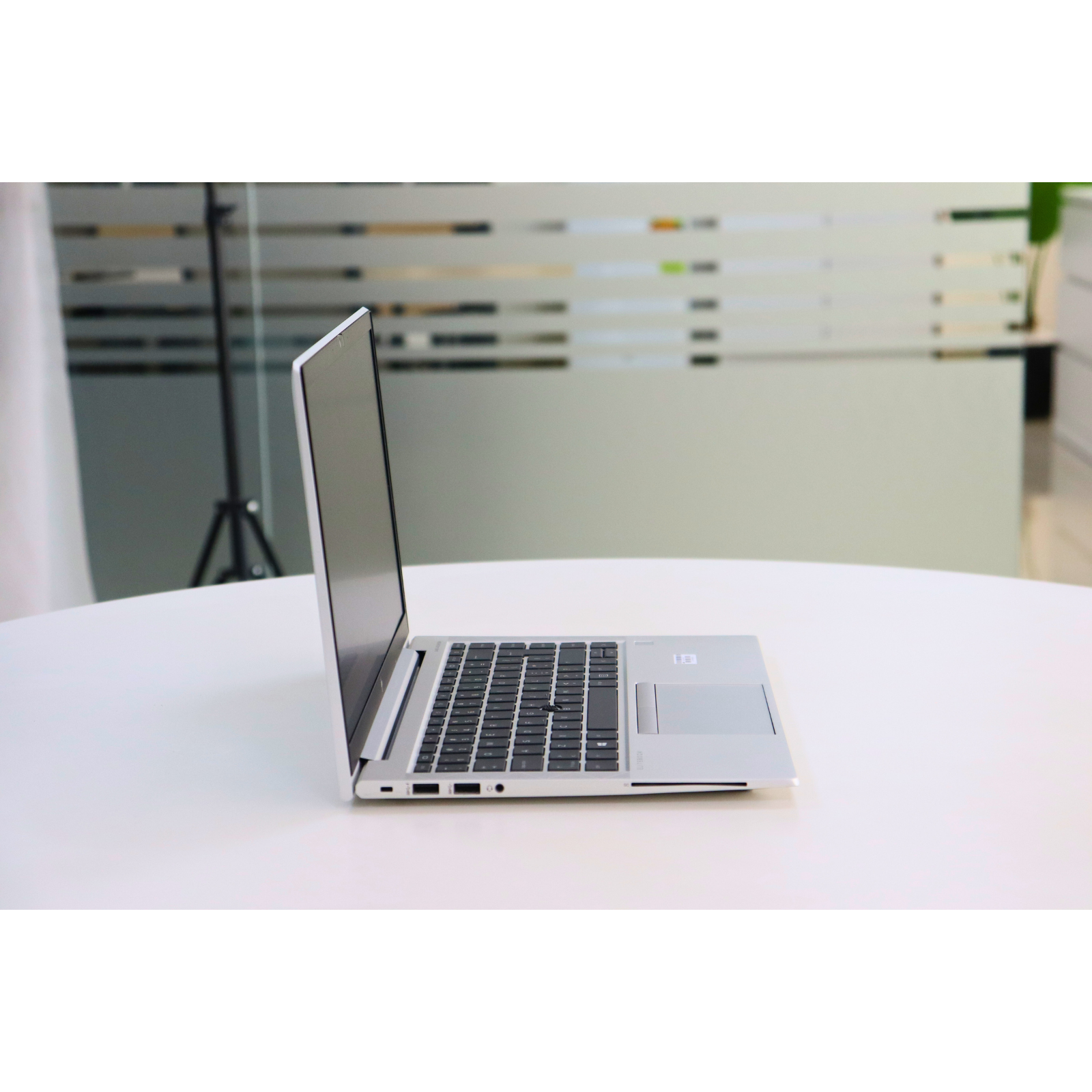 HP ELITEBOOK 845 G8:AMD RYZEN 3, 16GB RAM, 256GB SSD, SN:00304