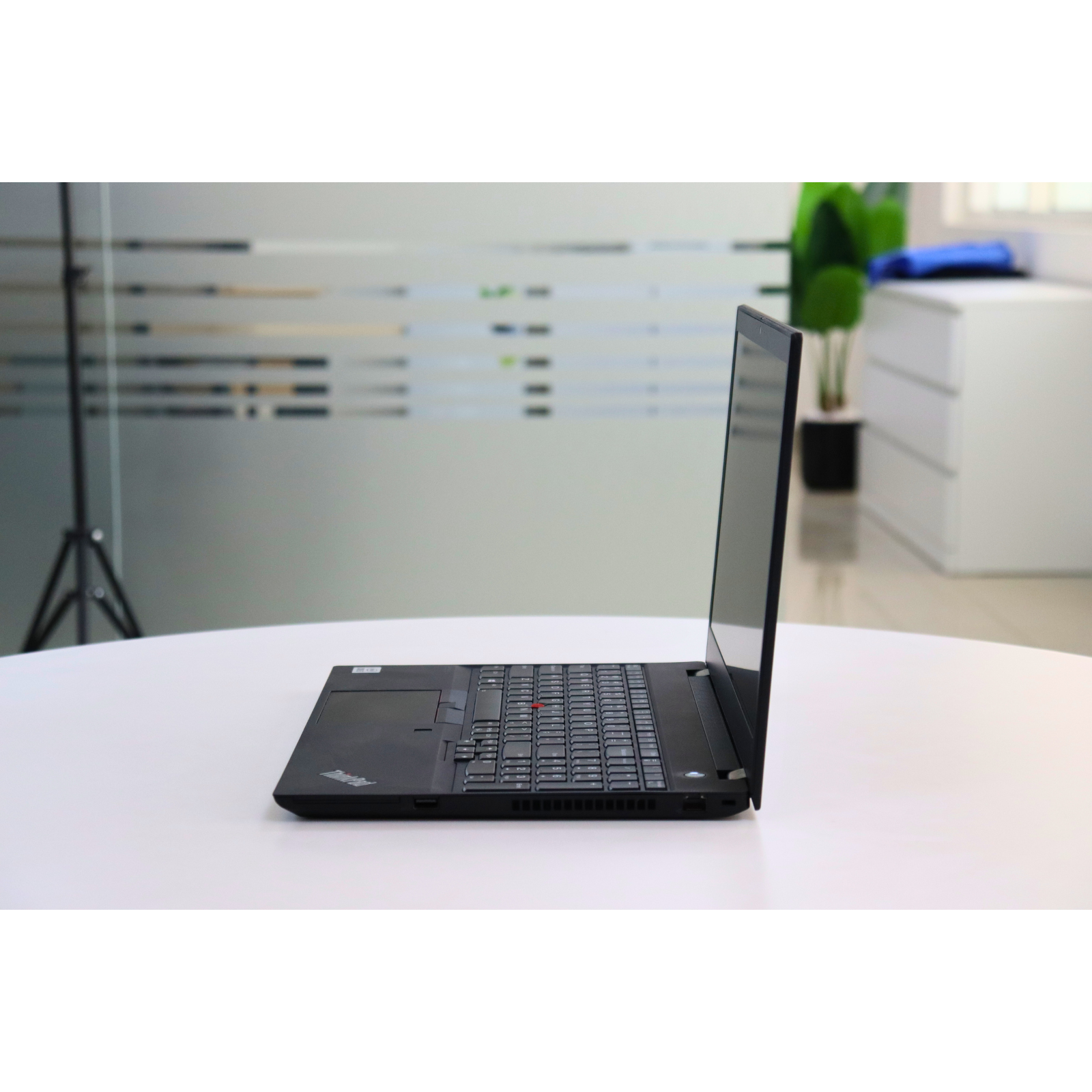 LENOVO THINKPAD T15 GEN 1: Intel Core i7, 10th Gen, 16GB RAM, 512GB SSD SN:95646