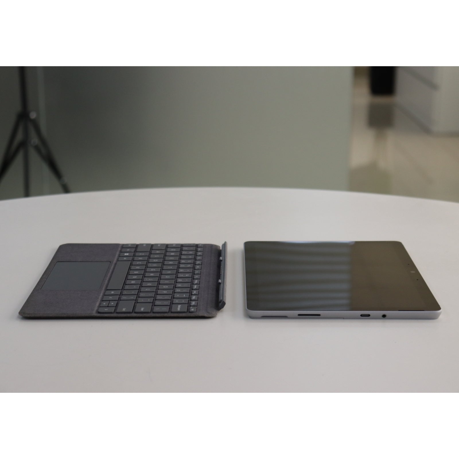 Microsoft SURFACE GO 3: i3, 10th Gen, 4GB RAM, 64GB SSD, SN:18647