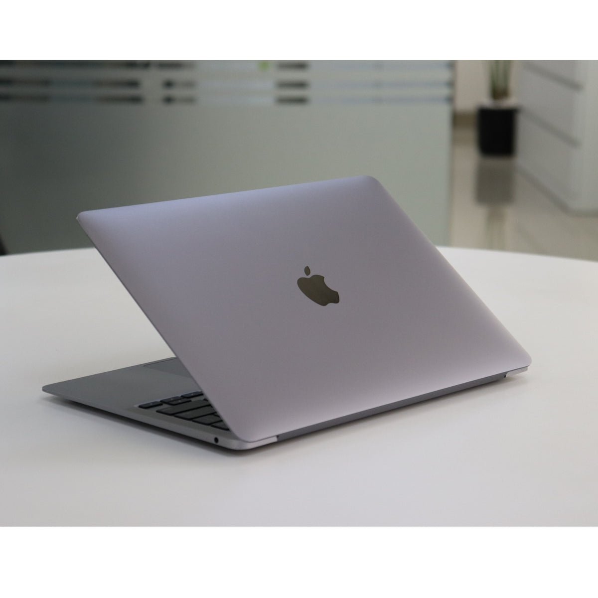 Apple MacBook Air A2337(2020): M1, 8GB RAM, 256GB SSD, SN:60634