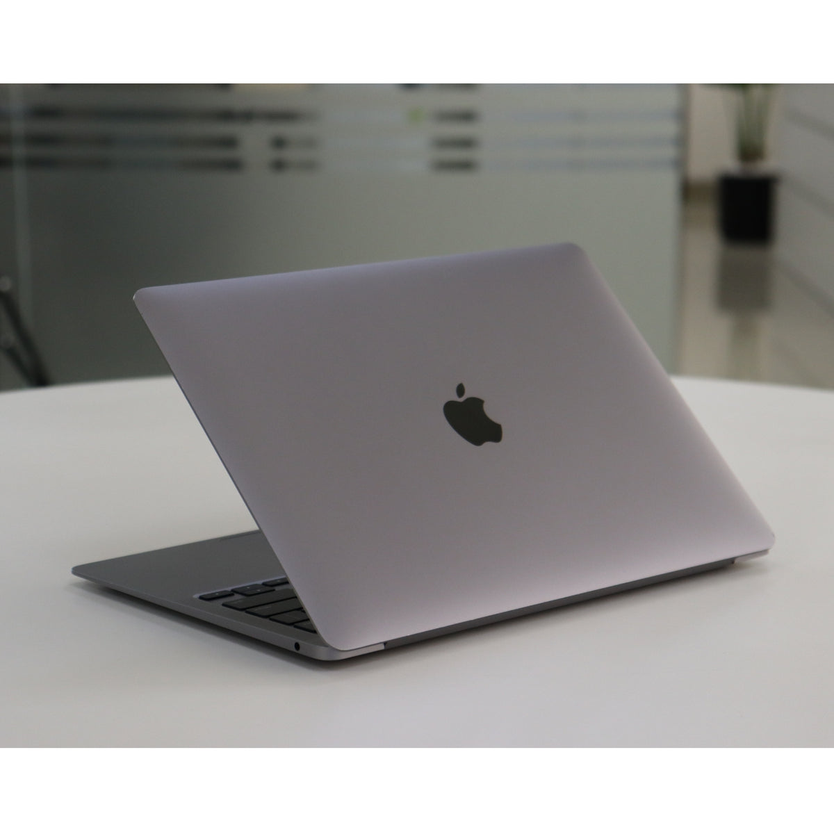 Apple MacBook Air A2337(2020): M1, 8GB RAM, 256GB SSD, SN:58629