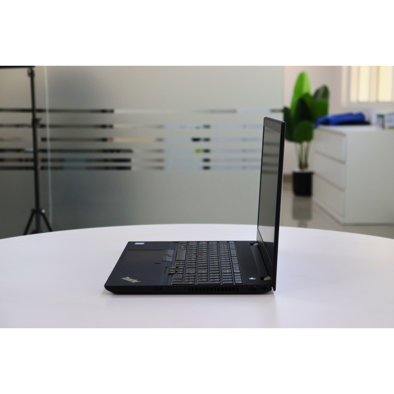 LENOVO THINKPAD T590: Intel Core i7, 8th Gen, 32GB RAM, 512GB SSD SN:15655