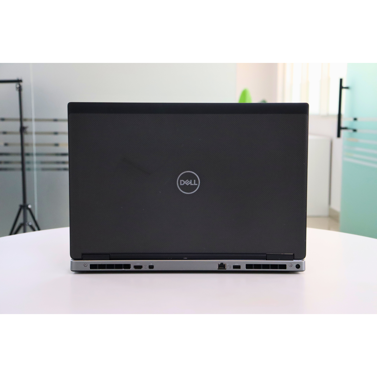 Dell PRECISION 7730: 8th Gen i7, 32GB RAM, 256GB SSD, SN:12607