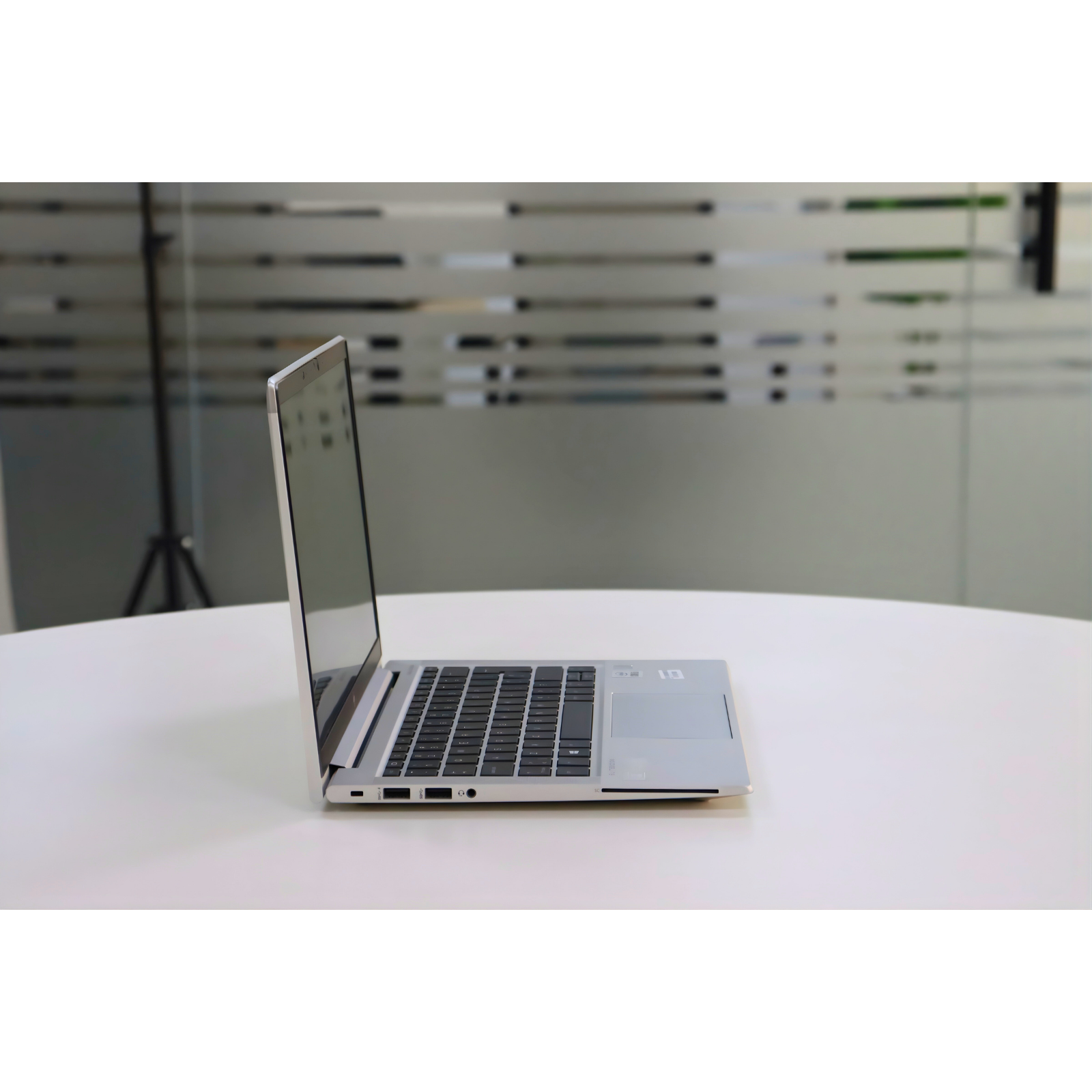 HP ELITEBOOK 830 G7: 10th Gen i5, 16GB RAM, 256GB SSD, SN:00447
