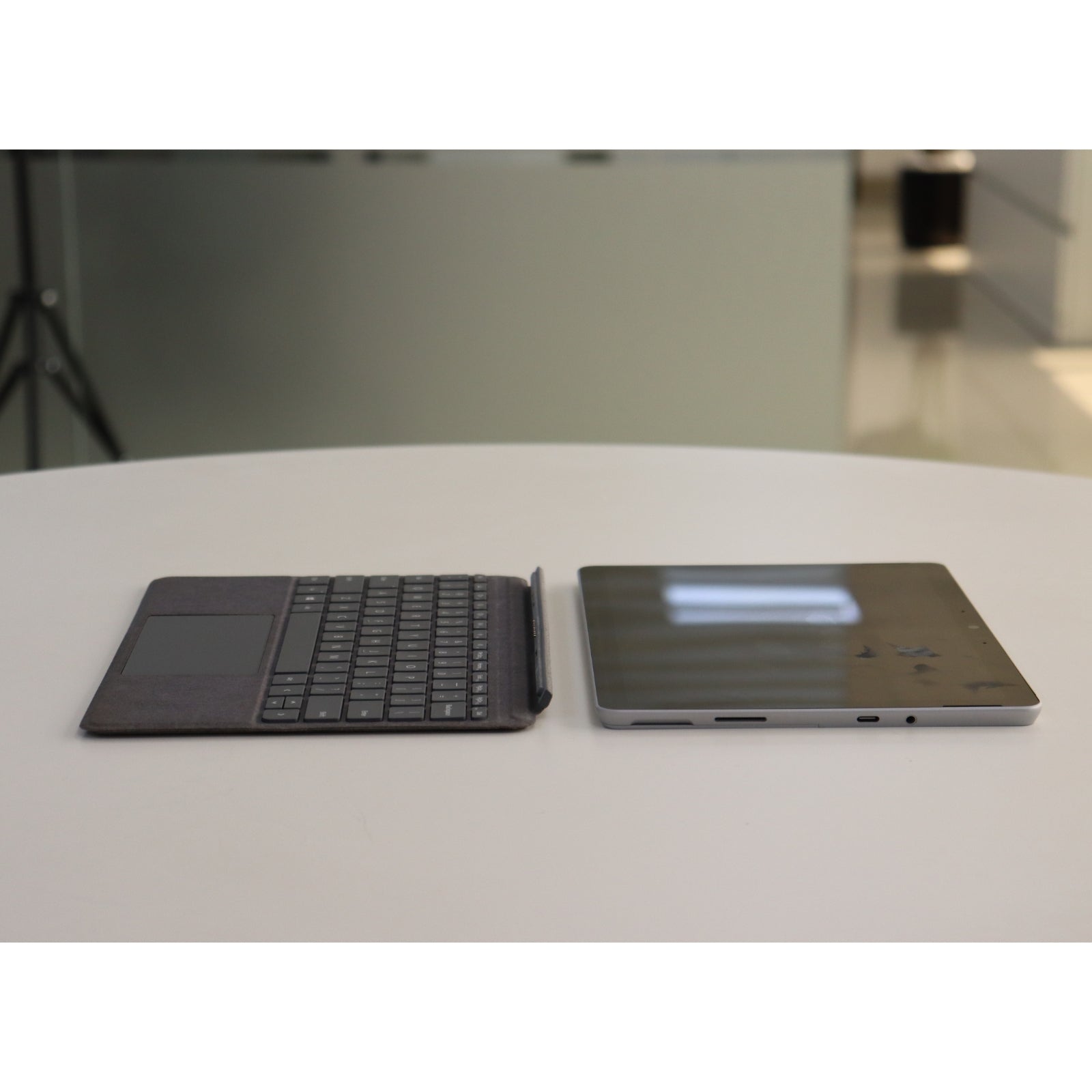 Microsoft SURFACE GO 3: i3, 10th Gen, 4GB RAM, 64GB SSD, SN:18620