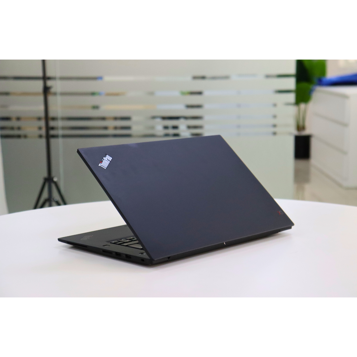 LENOVO THINKPAD X1 EXTREME 2ND: 9th Gen i7, 32GB RAM, 1024GB SSD, SN:00363