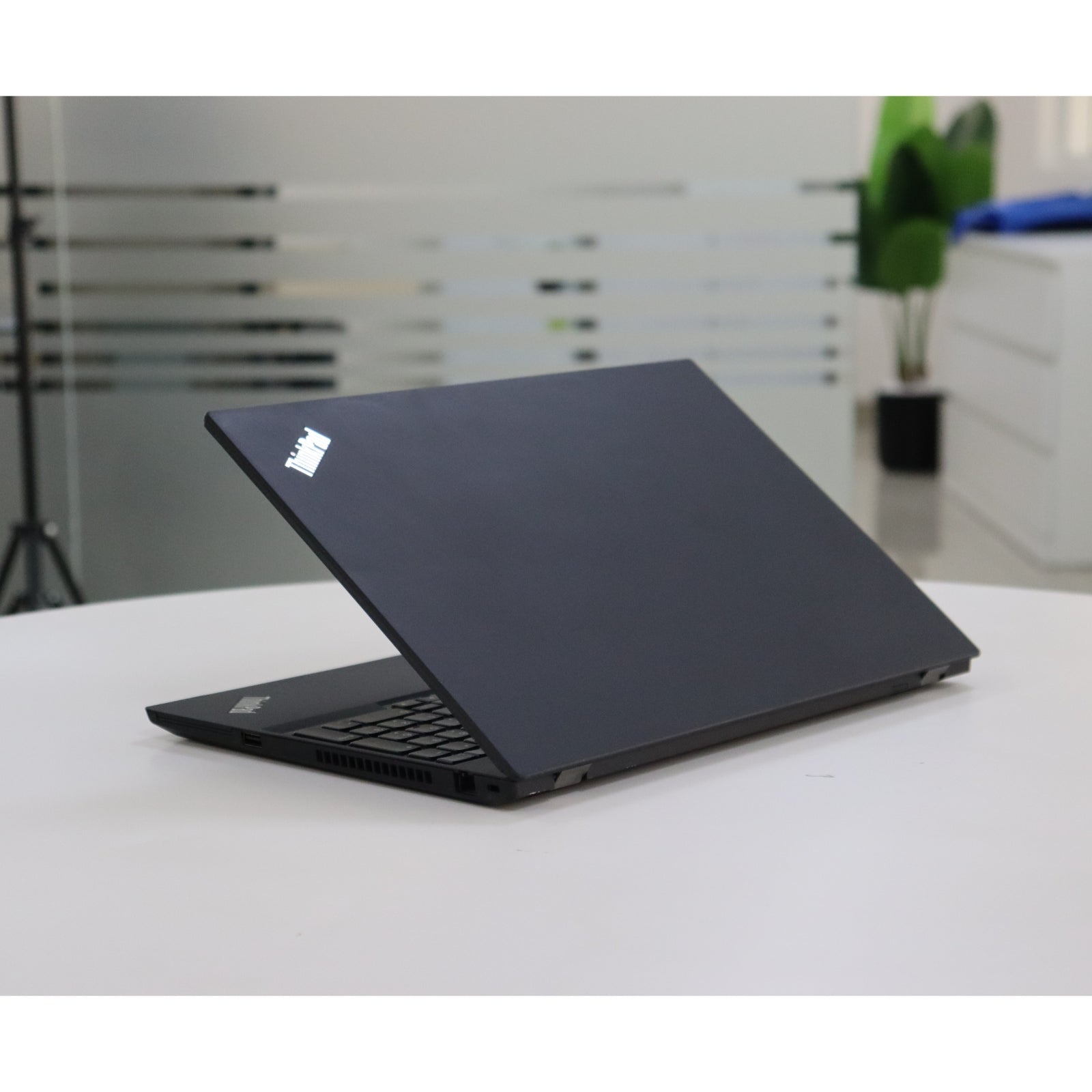 LENOVO THINKPAD T590: Intel Core i7, 8th Gen, 16GB RAM, 512GB SSD SN:15696