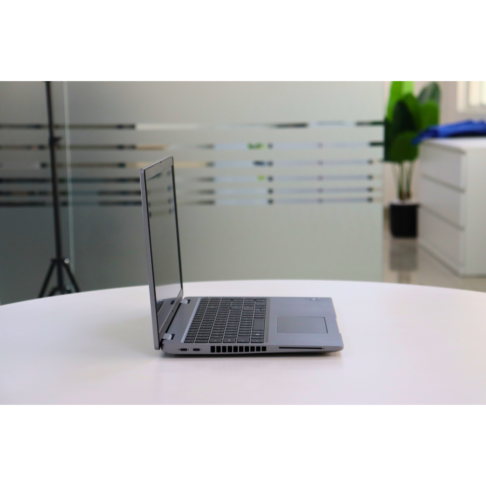 Dell Latitude 5530: 12th Gen i5, 16GB RAM, 256GB SSD, SN:05921