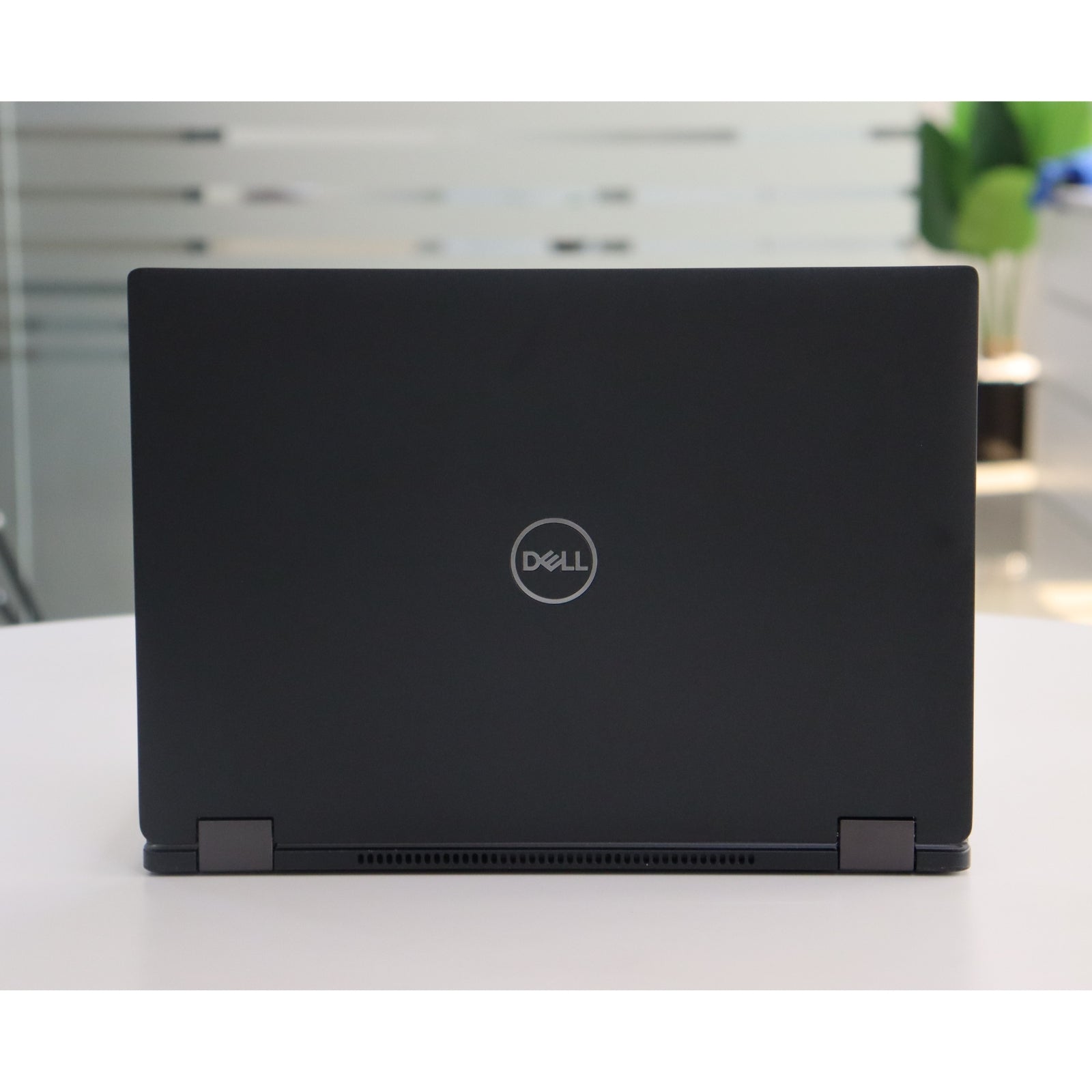 Dell LATITUDE 7390 2-IN-1: 8th Gen i5, 8GB RAM, 256GB SSD, SN:20672