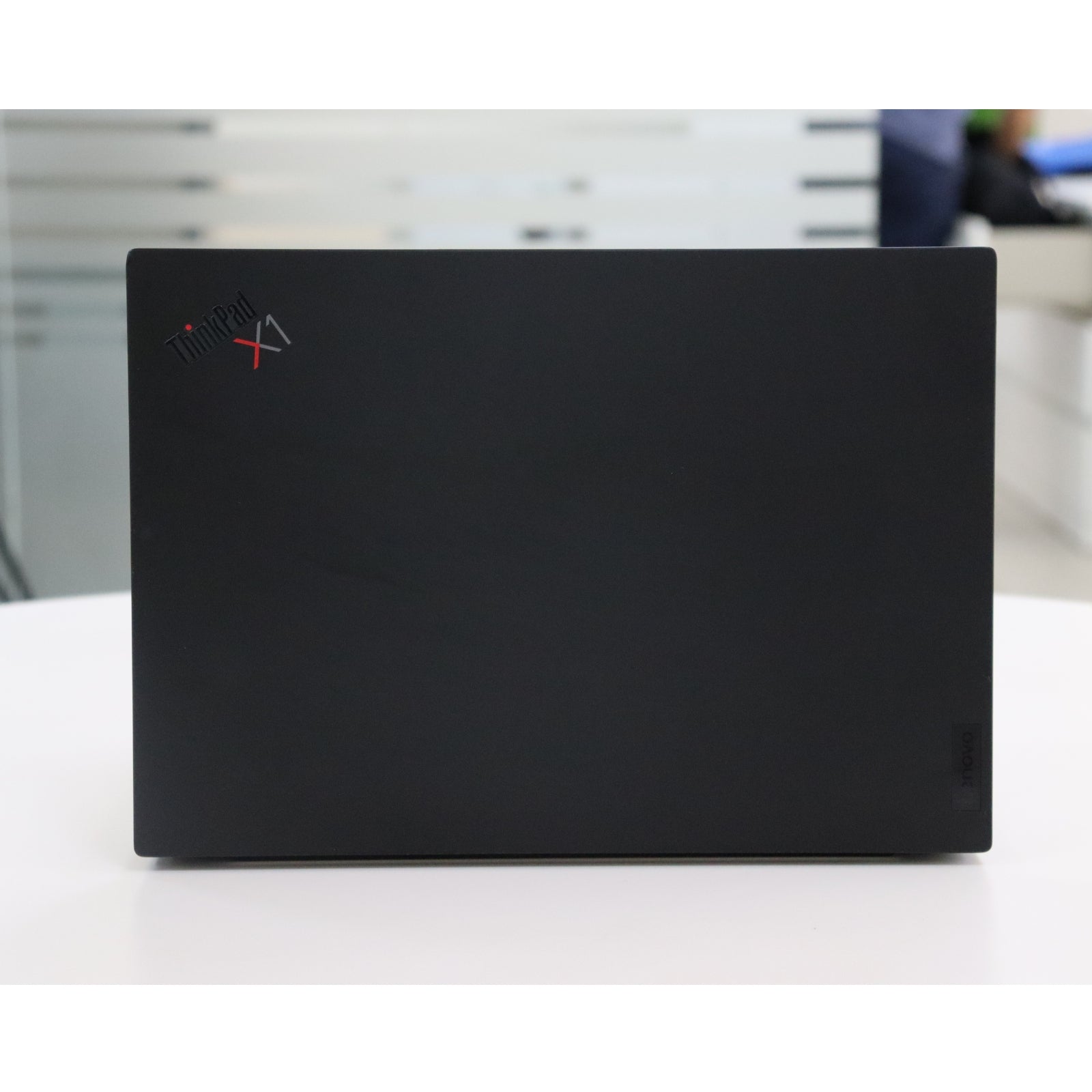 LENOVO ThinkPad X1 Carbon Gen 10: 12th Gen i7, 32GB RAM, 512GB SSD, SN:16666