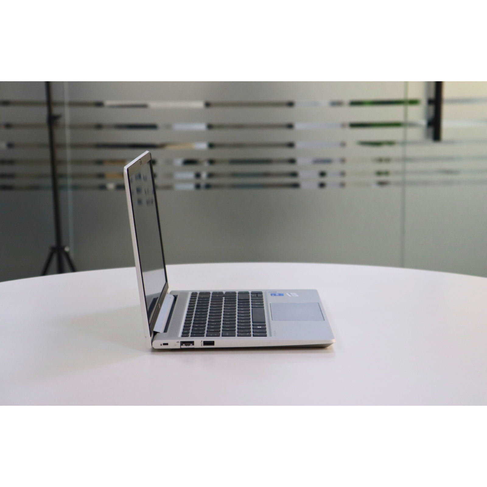 HP PROBOOK 440 G8: 11th Gen i5, 16GB RAM, 256GB SSD, SN:00497