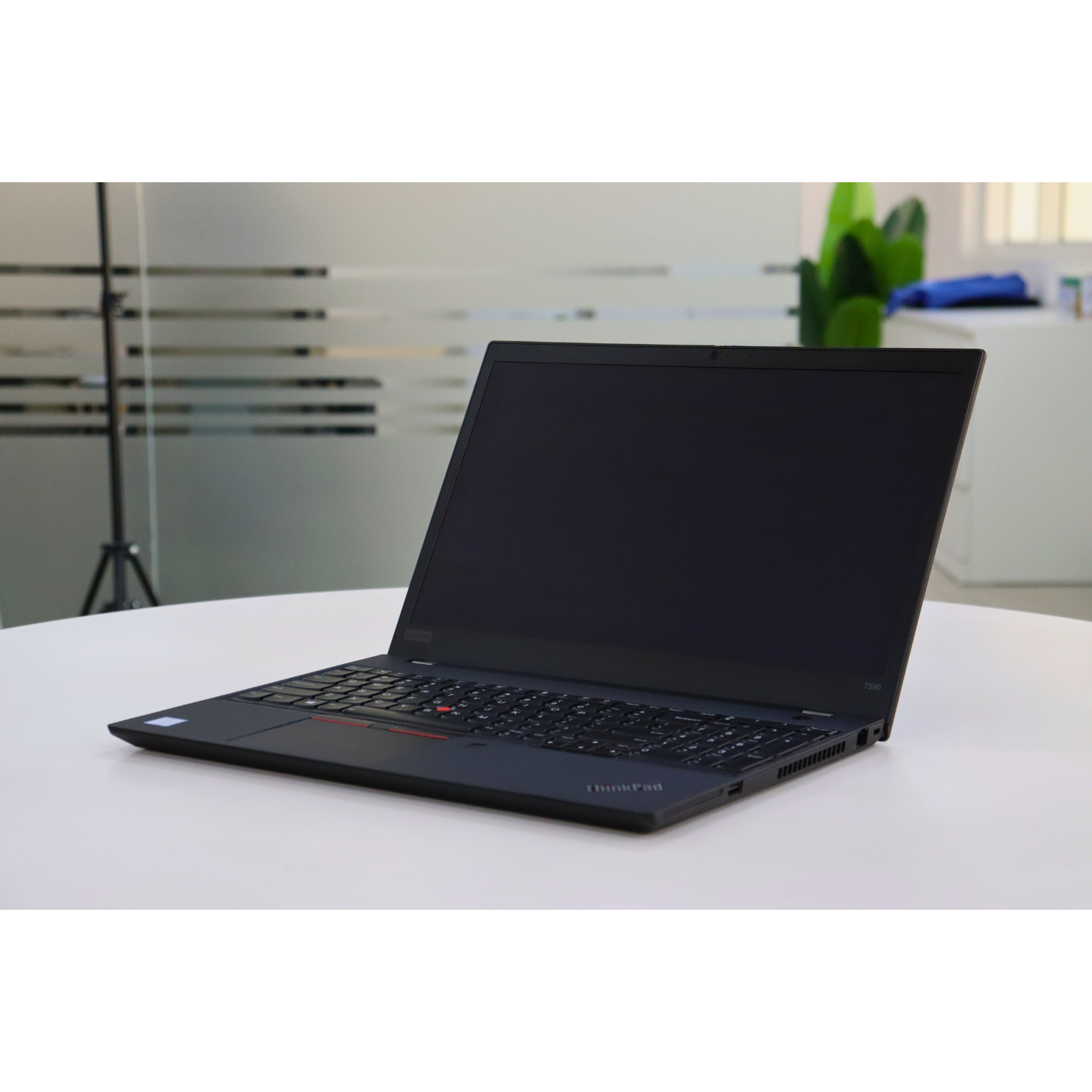 LENOVO THINKPAD T590: Intel Core i7, 8th Gen, 32GB RAM, 512GB SSD SN:15655