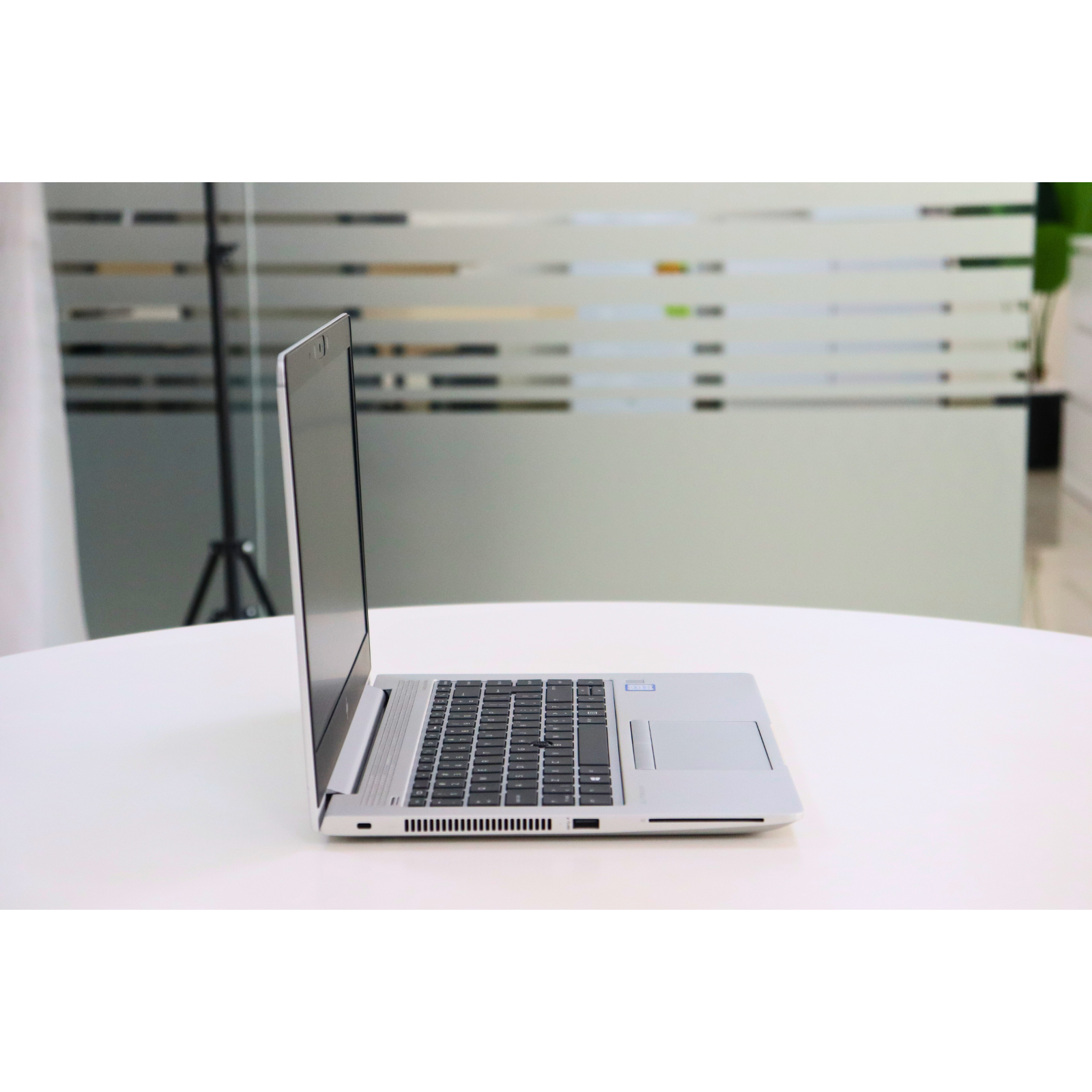 HP ELITEBOOK 840 G6: 8th Gen i7, 8GB RAM, 256GB SSD, SN:00711