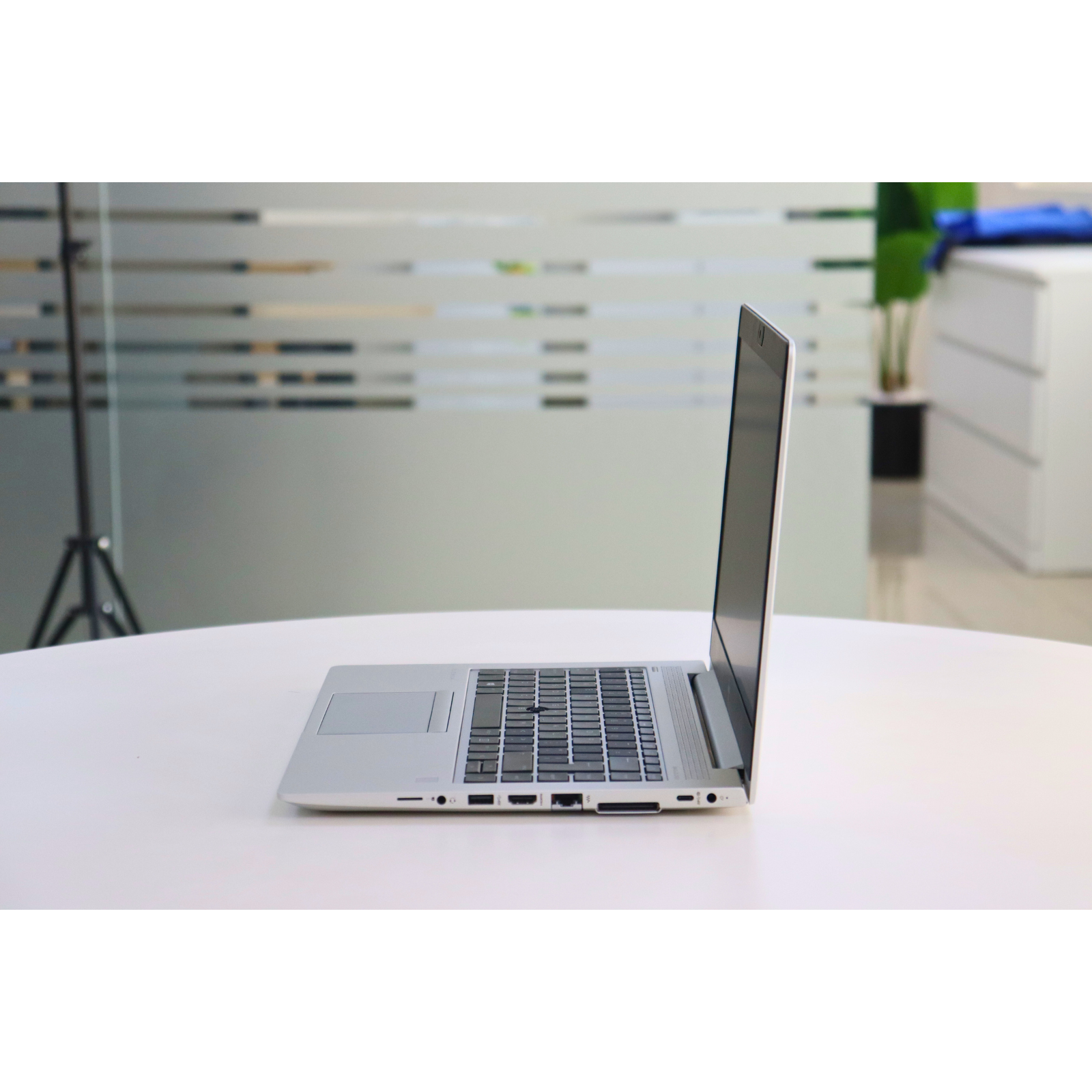HP ELITEBOOK 745 G5: AMD, 8GB RAM, 256GB SSD, SN:01474