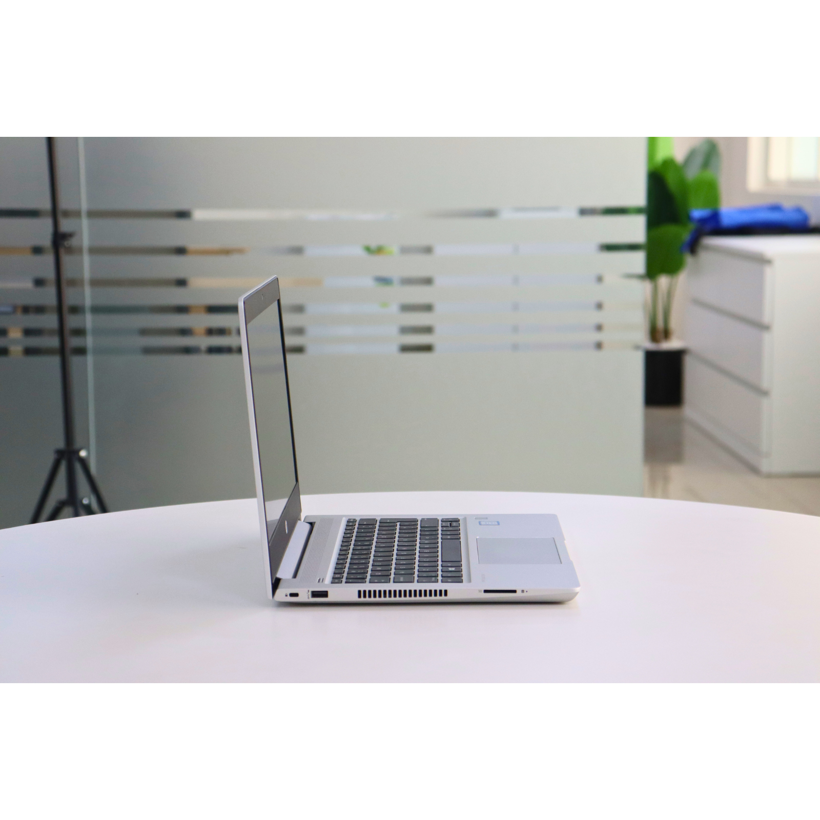 HP PROBOOK 430 G6: 8th Gen i5, 8GB RAM, 256GB SSD, SN:00621