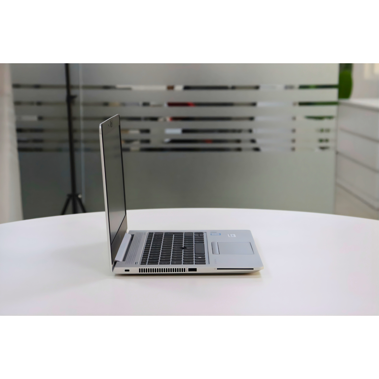HP ELITEBOOK 830 G6: 8th Gen i5, 8GB RAM, 256GB SSD, SN:00509