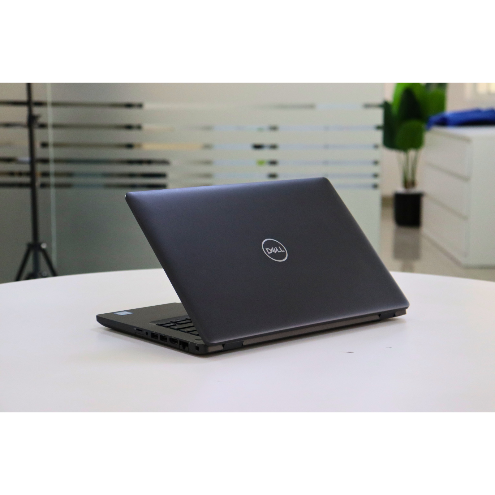 DELL LATITUDE 5400: 8th Gen i5, 8GB RAM, 256GB SSD, SN:15659