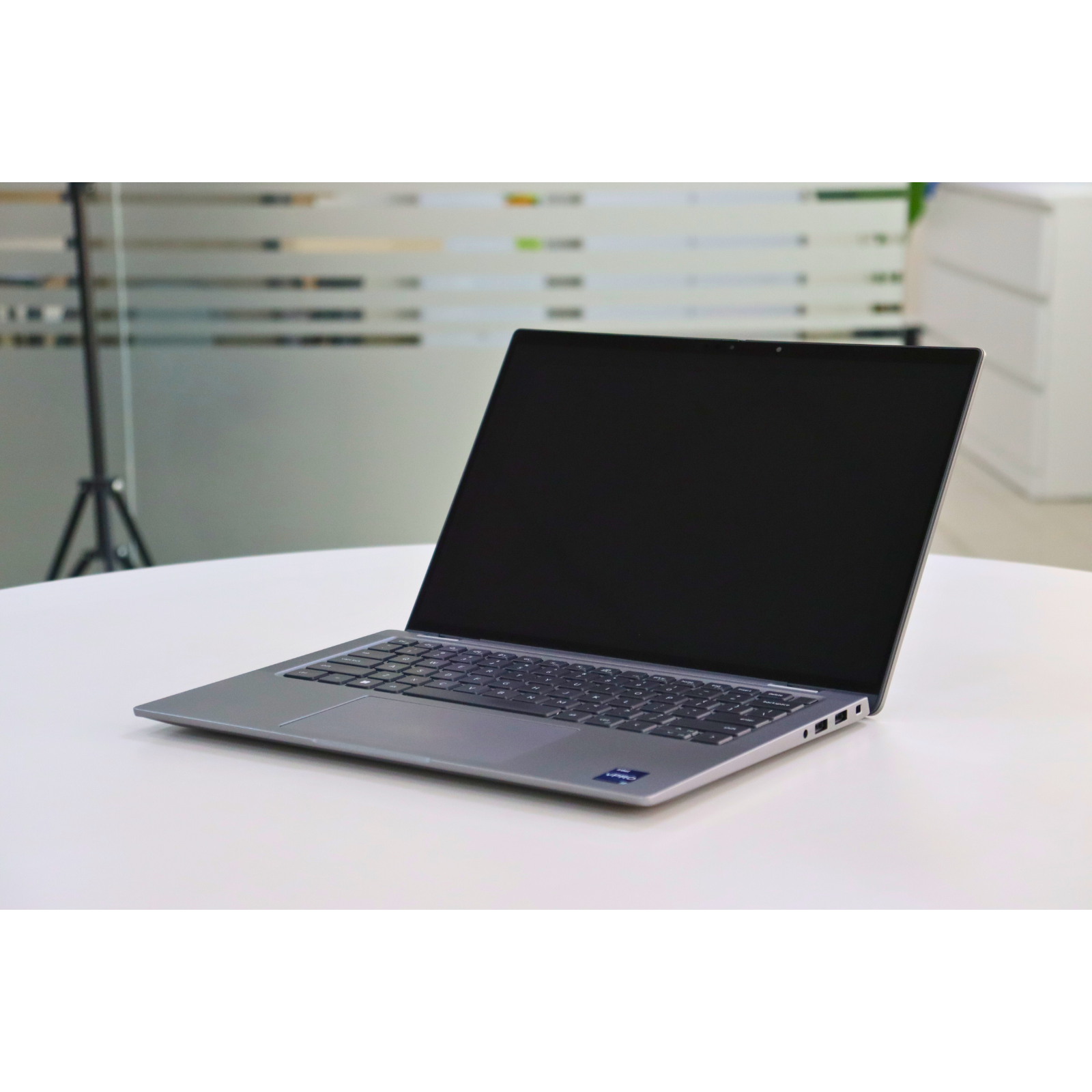 Dell Latitude 7440: Intel Core i7, 13th Gen, 32GB RAM, 256GB SSD SN:98560