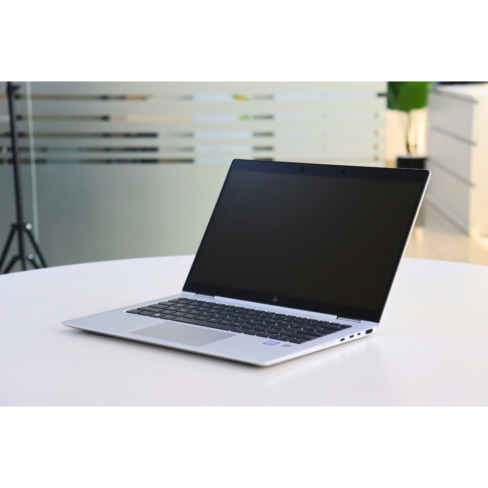 HP ELITEBOOK X360 1030 G4: 8th Gen i5, 16GB RAM, 256GB SSD, SN:871838