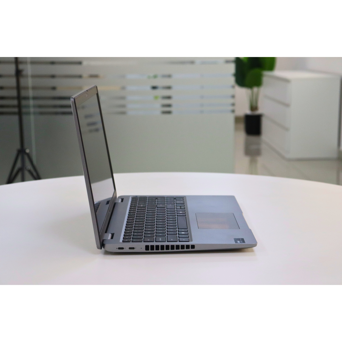 Dell LATITUDE 5550: Ultra 5, 32GB RAM, 256GB SSD, SN:41182