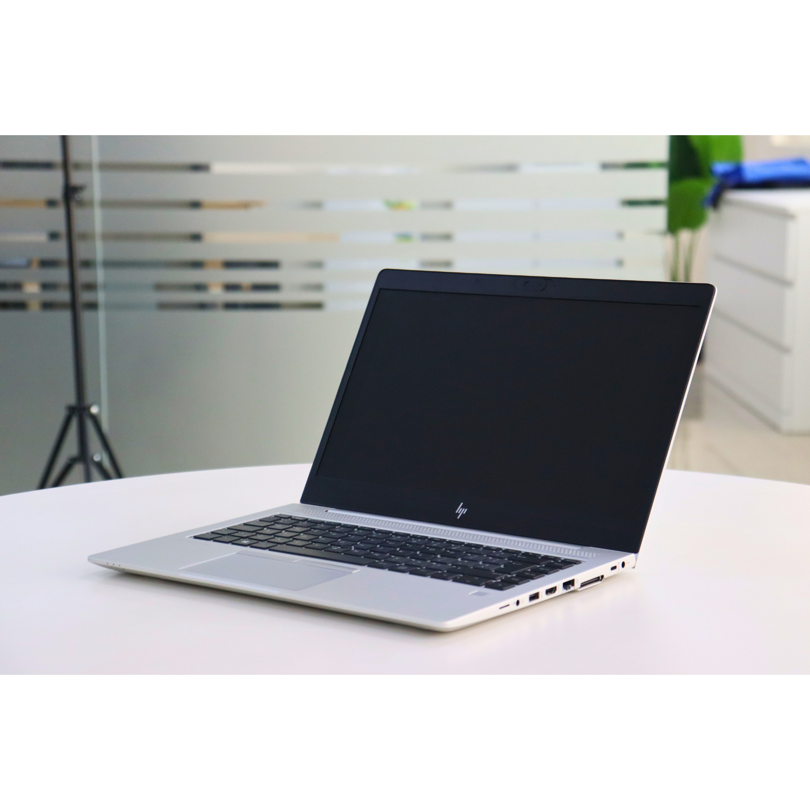 HP ELITEBOOK 745 G5: AMD, 8GB RAM, 256GB SSD, SN:01474