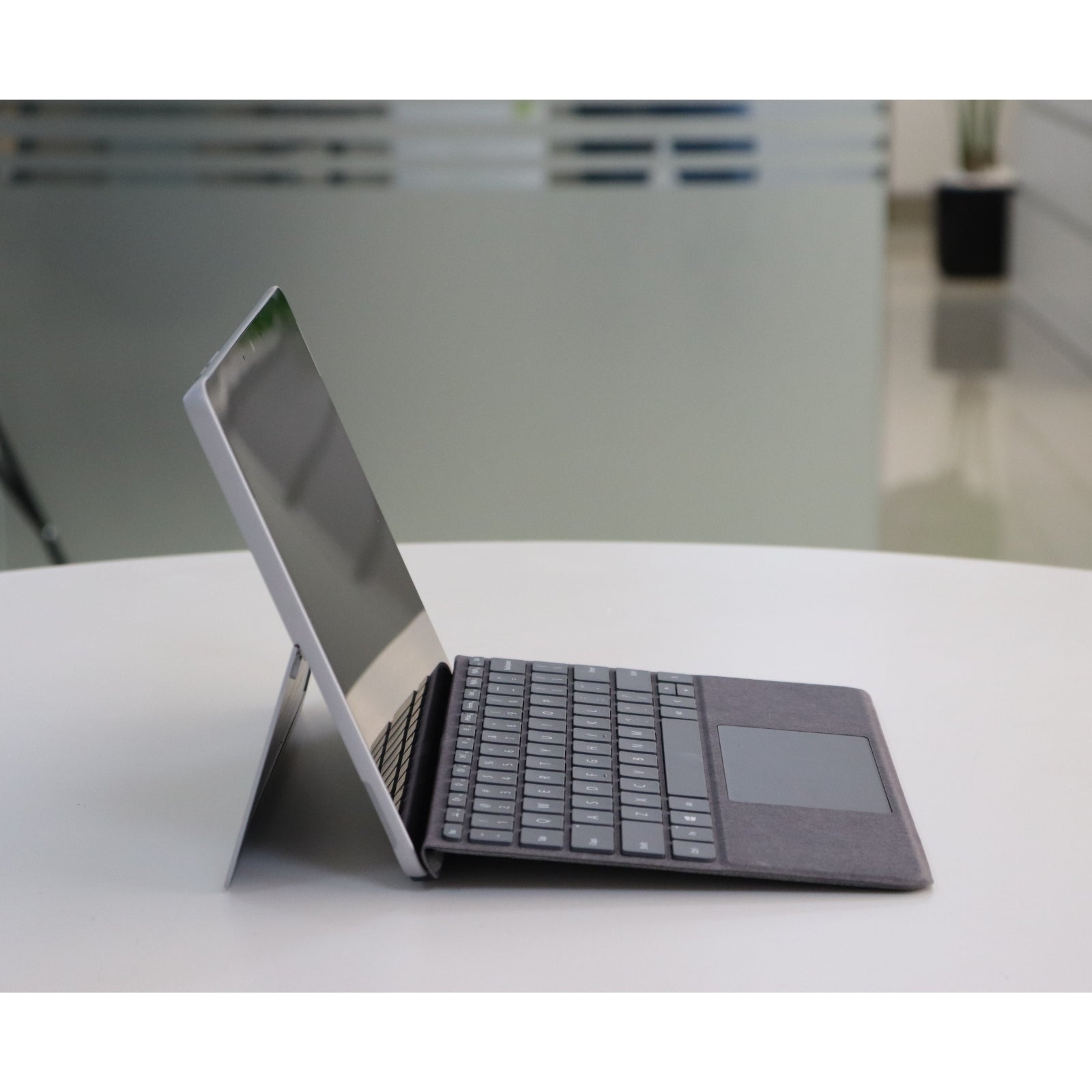 Microsoft SURFACE GO 3: i3, 10th Gen, 4GB RAM, 64GB SSD, SN:18618